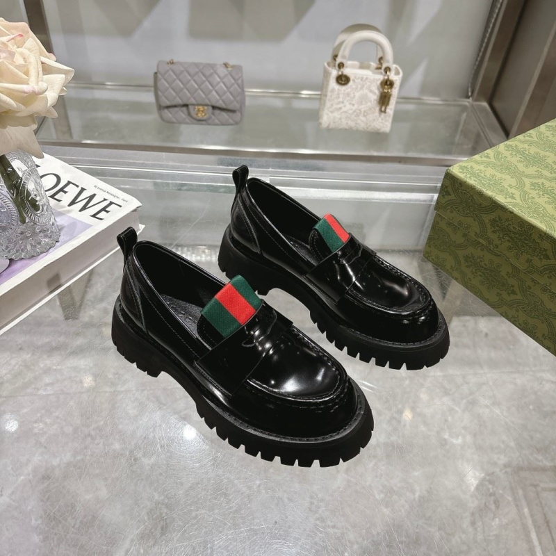 G*u*i leather shoes
